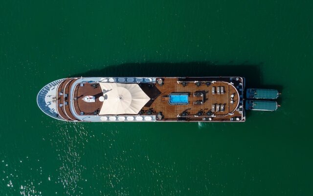 Paradise Elegance Cruise