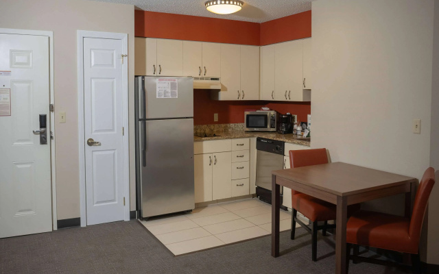 Hawthorn Suites BY Wyndham Erie