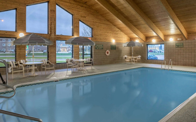 AmericInn by Wyndham Valley City - Conference Center