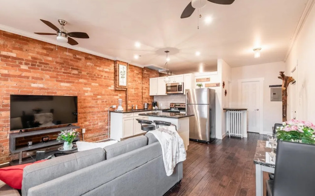 1BR - Boutique Apt With Netflix - Prime Location