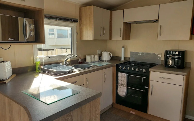 2 Brightholme 6 Berth With Decking & Enclosed Gard
