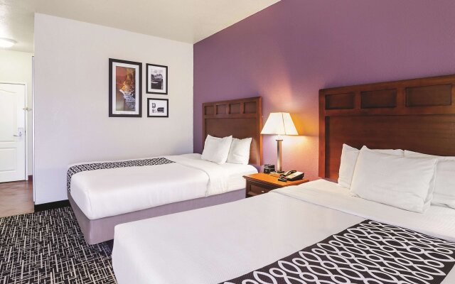 La Quinta Inn & Suites by Wyndham Bowling Green