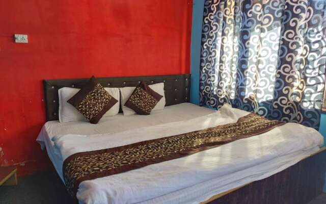 Goroomgo Lake View Mall Road Nainital