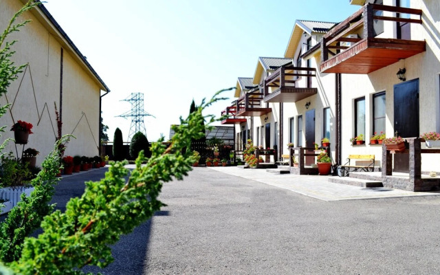 Townhouse Park & House