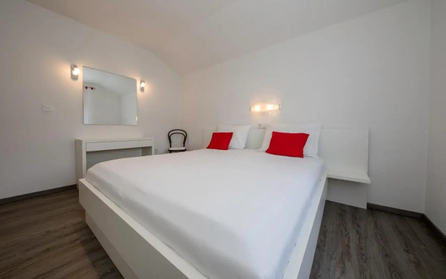 Apartments with a parking space Palit, Rab - 4971