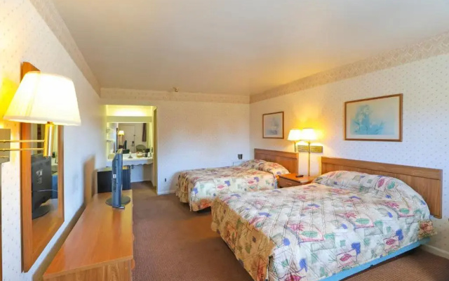 Hotel O Relax Inn Lewisburg near I-64