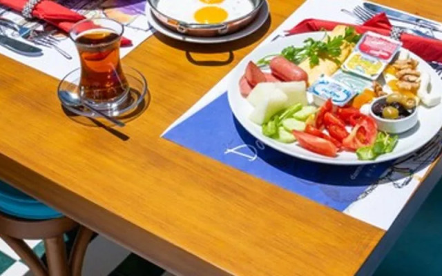 Dam Hotel Lara