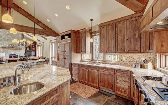 Highlands Hideaway - Private Home by RedAwning