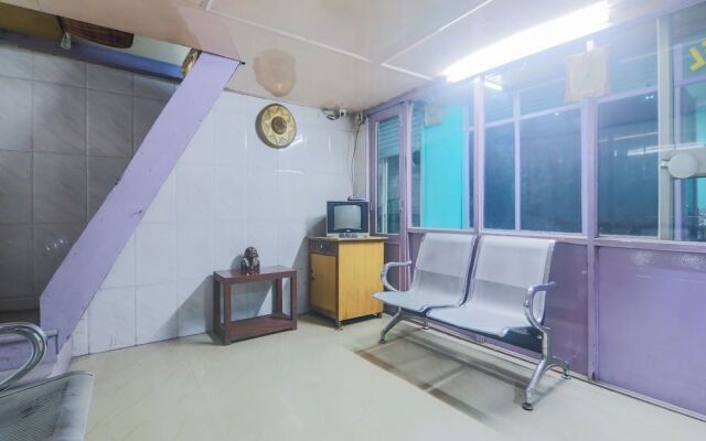 OYO 23373 Hotel Midline