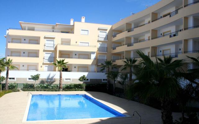 C02 - Luxury 3 Bed With Pool View