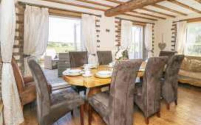 Meagill Farmhouse, hot Tub, bbq hut