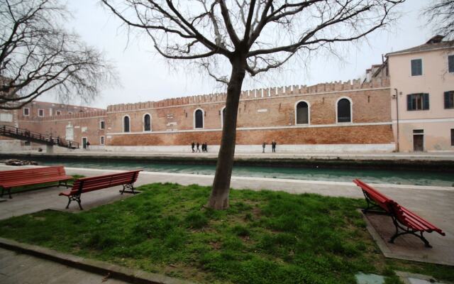 Venezianamente - Casa dei Leoni Canal