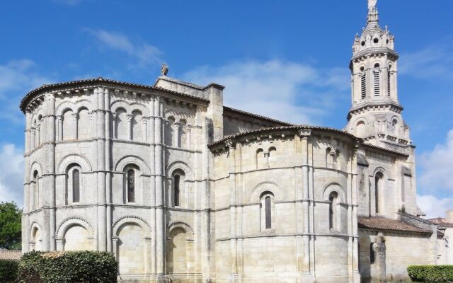 House With 3 Bedrooms in Bayon-sur-gironde, With Pool Access, Enclosed