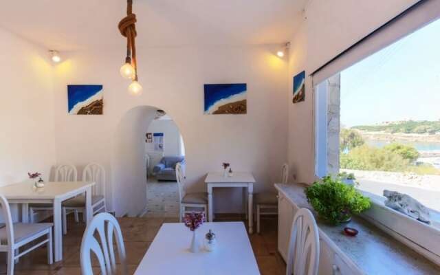 Mina Beach Hotel