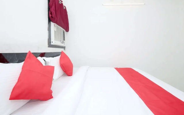 OYO 26738 Hotel Supreet
