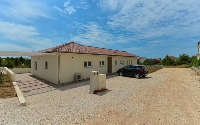 Vila Regina with pool