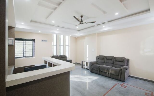 CAPITAL O 23461 Champion Lotus