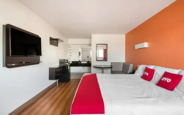 Motel 6 Akron
