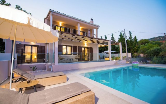 tony's villa with private pool