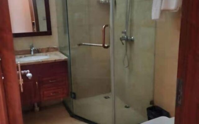 Nujiang Holiday Hotel