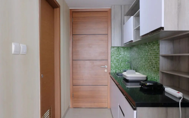 Modern Designed And Strategic Studio Room At Beverly Dago Apartment
