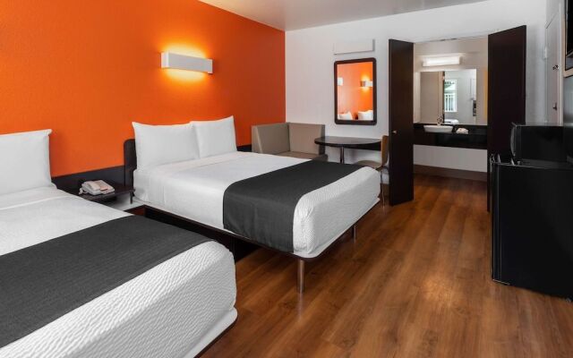 Studio 6 Suites Carpinteria, CA–Santa Barbara - South