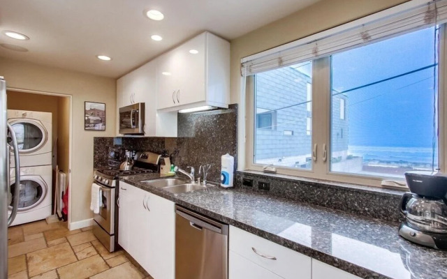 Manhattan Townhome #722