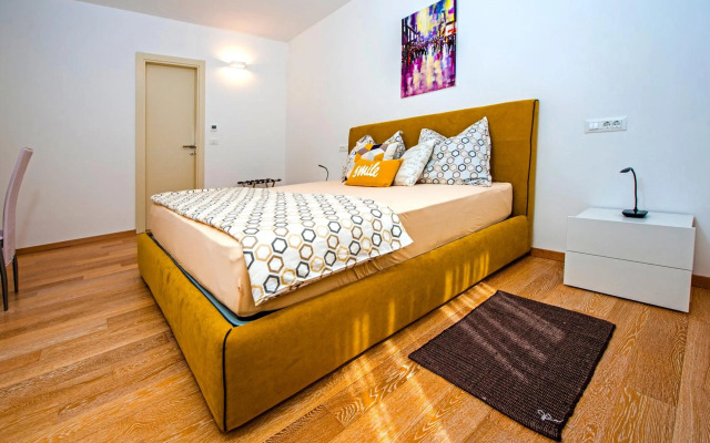 Sunset Luxury Apartment