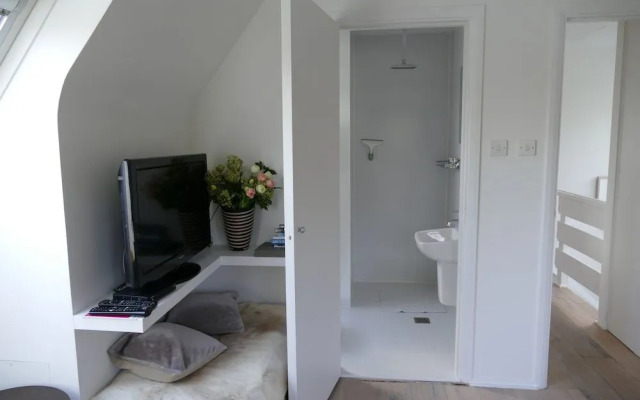 KnoydART Bed and Breakfast