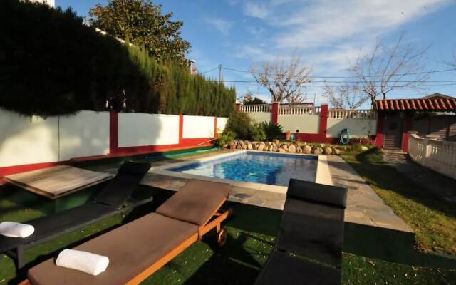 Suitur Casa con piscina y vistas al mar