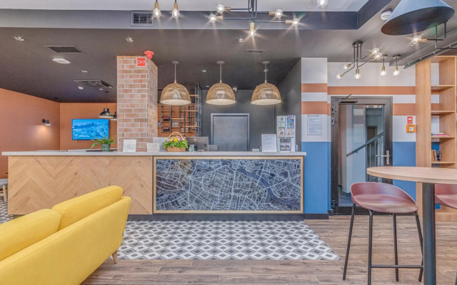 Duet Hotel