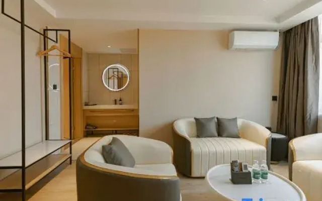 Elong Me Anlai Hotel (Maoming Xinyi Donghuicheng)