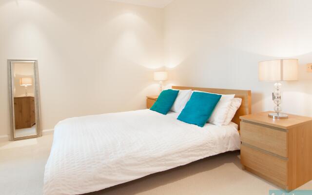 Discovery Dock Serviced Apartments