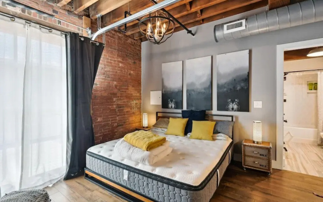 Studio w/ Pool Access: 2 Mi to Downtown Nashville!