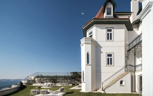 Seaview Castle by Cadenzalux