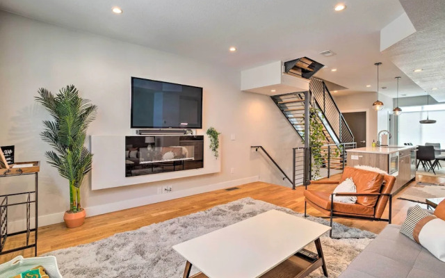 City Skyline Views: Upscale Denver Townhome