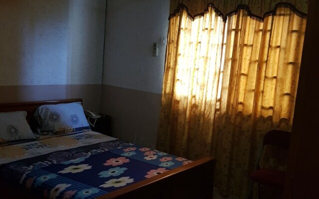 D'lor Suites Hotel