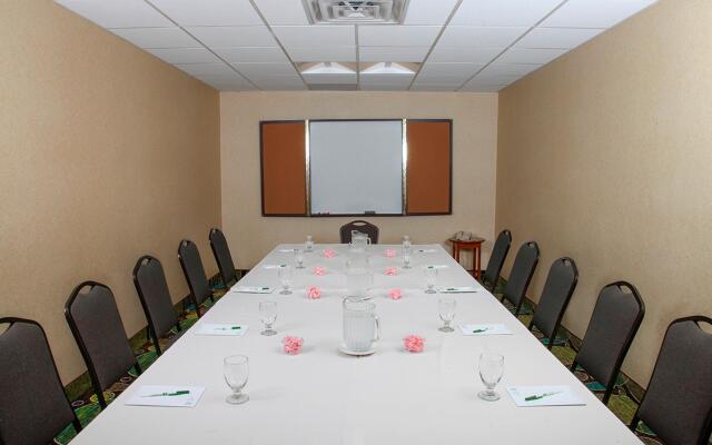 Holiday Inn Westbury - Long Island by IHG