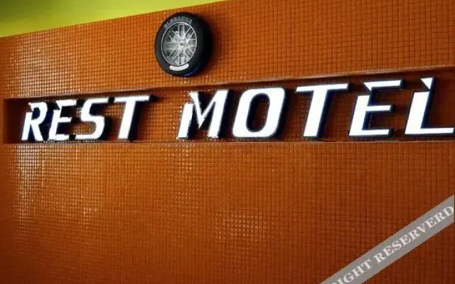 Longxiang Business Hotel