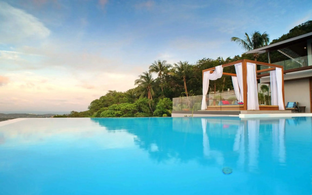 Luxury Villa Crystal Blue