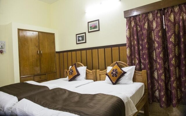OYO Rooms Rajmahal Square 2