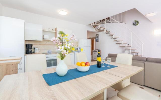 Apartment Lovorka 5