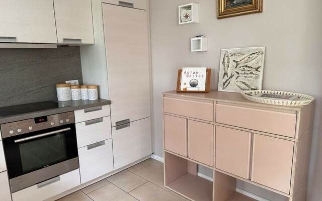 "luv" in House Smaswai 10