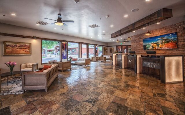 Cable Mountain Lodge