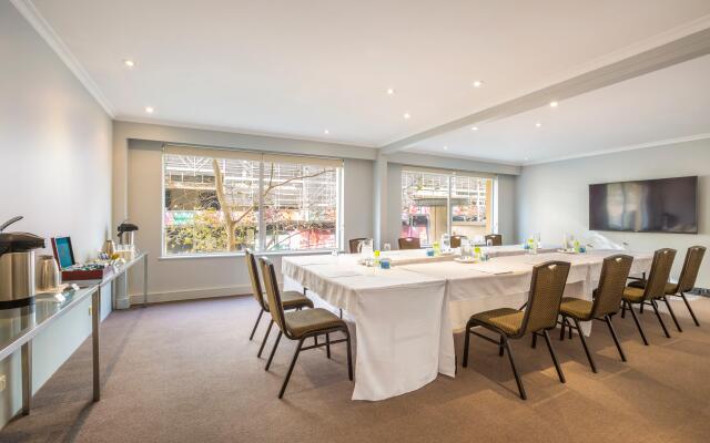 Holiday Inn Sydney Potts Point by IHG