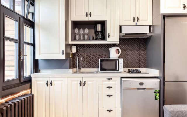 Olympia Flats by Oval