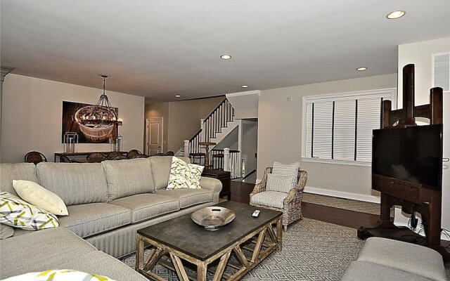 La Bella Vita by Long & Foster