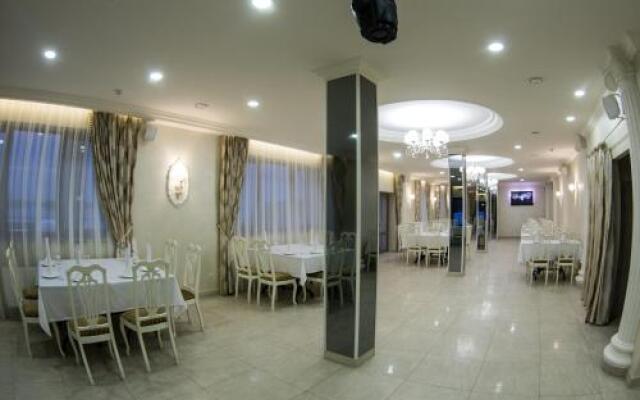 Riviera Country Club Hotel Complex