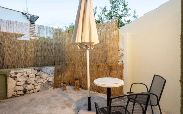 Filiatra Charming Urban Escape Your Cozy Retreat