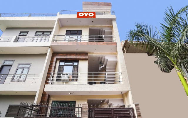OYO Flagship 70225 Ayurma Inn